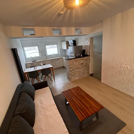 Gemuetliche 3 Mit Balkon Und Fernblick 아파트